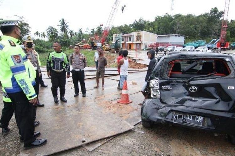 Kecelakan Maut Truk Berakibat 11 Korban Diantaranya 5 Orang Tewas, Sopir Dinyatakan Positif Narkoba - Detik Borneo