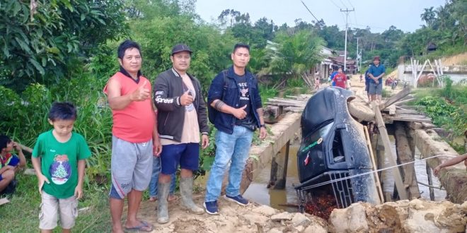 Jembatan Angkanyar Ambruk, Lumpukan 4 Kecamatan, Kondisi Miris Membahayakan Anak - anak yang Bersekolah