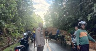 Jalan menuju batas RI-Malaysia di Kapuas Hulu Tertimbun Tanah Longsor