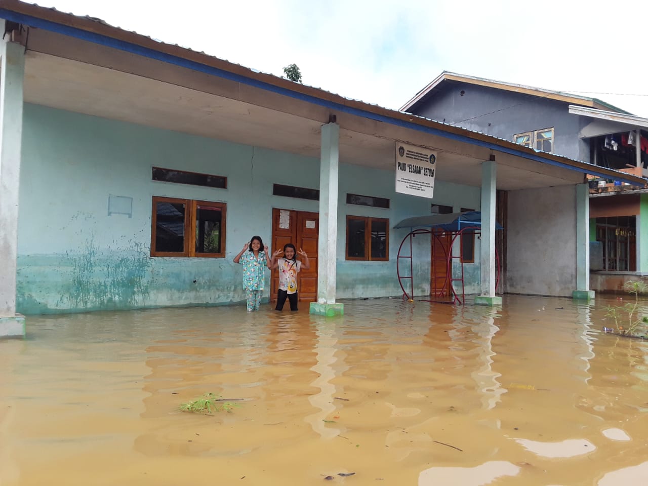 Banjir Setolo Darit, Marsiana KepSek Paud Elsadai: Sekolah Kami Butuh Buku dan Peralatan, Akibat Banjir