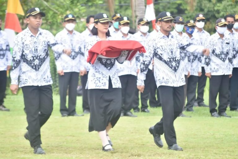 HUT Hari Guru Ke 76 Di Sintang