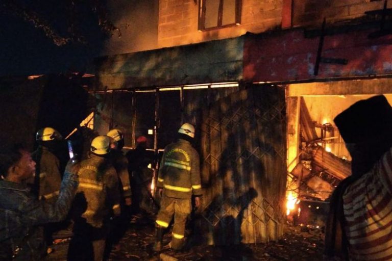 Sebanyak 7 Ruko di Pasar Kemis Tangerang Dilahap Sijago Merah