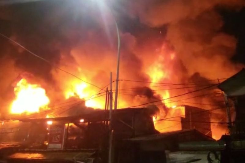 Pasar Gembrong Terbakar, Sebanyak 400 Bangunan Ludes Dilahap Sijago Merah