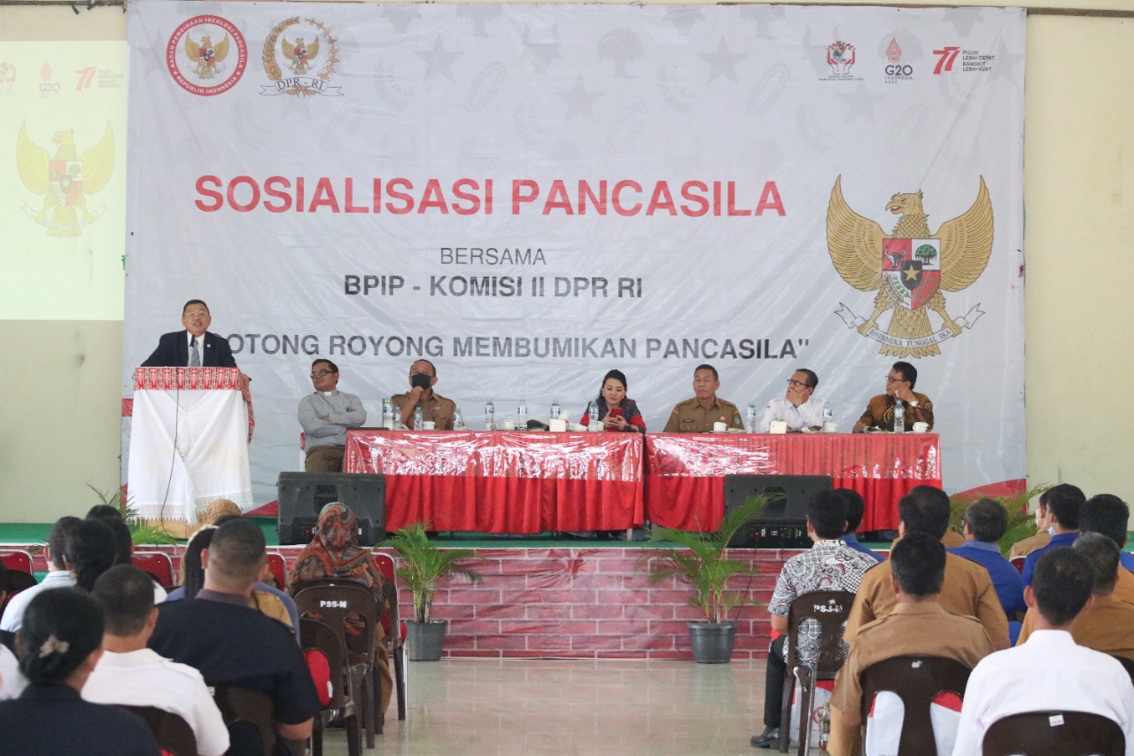 Sosialisasikan Pancasila, Anggota DPR RI Cornelis Dorong Guru SMP, SMA dan SMK Bumikan Pancasila