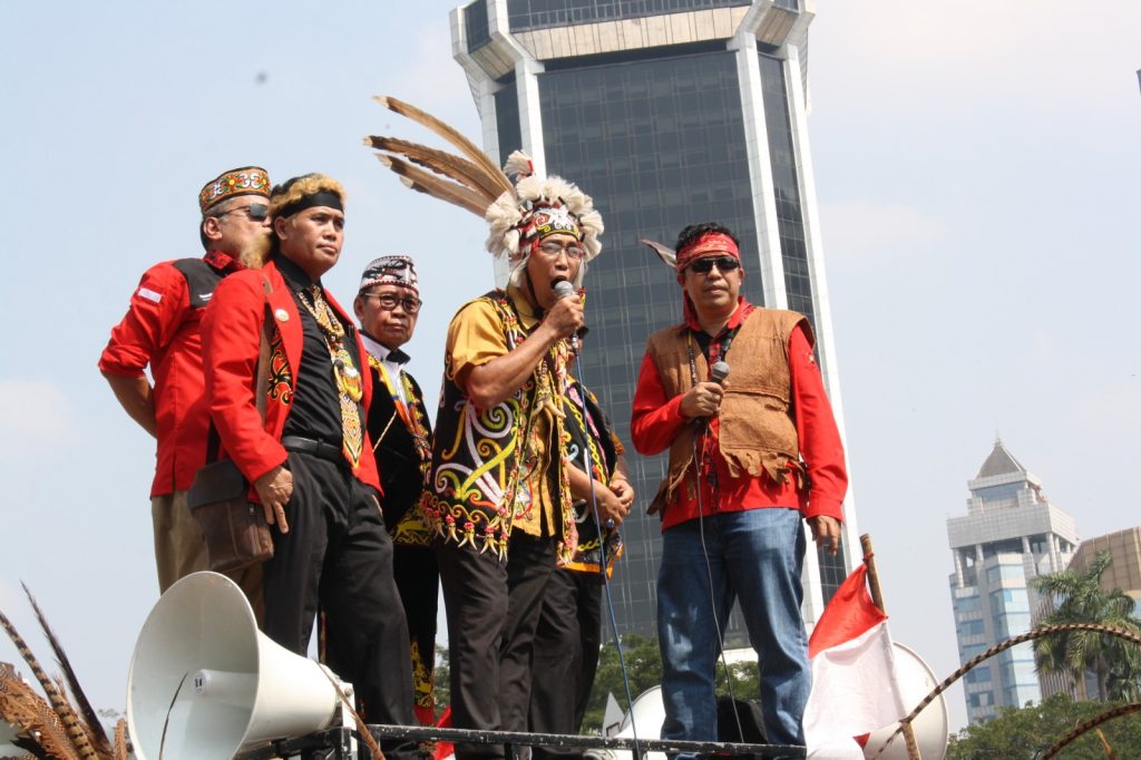 BREAKING NEWS, Masyarakat Adat Dayak Demo Tuntut Presiden Pecat Kepala OIKN