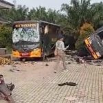 Bus dirusak pt duta palma
