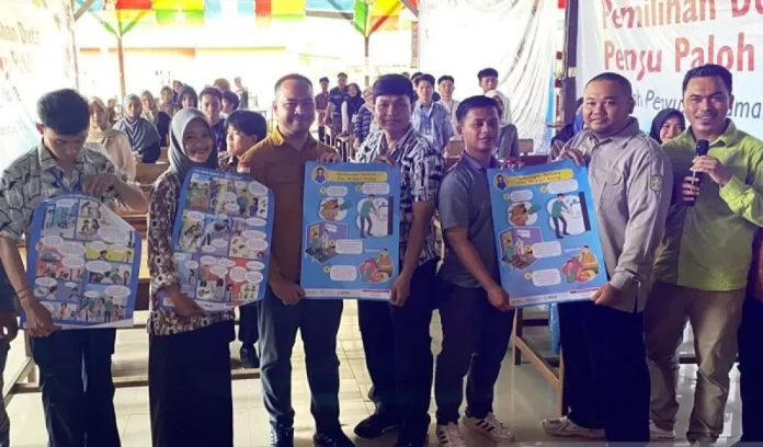 Edukasi tentang bahaya kasus gigitan hewan penular rabies di komunitas pemuda Desa Temajuk, Kabupaten Sambas, Kalbar