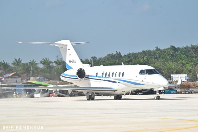 Pendaratan Perdana Pesawat Jet Berpenumpang di Bandara IKN Berhasil