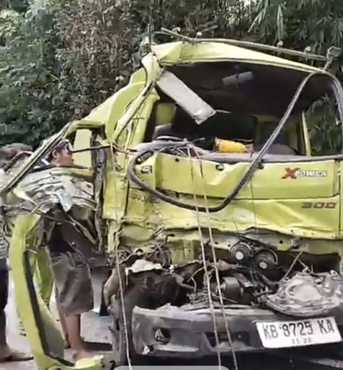 Kecelakaan Hebat di Vendering: Truk Tangki Hancur, Sopir Alami Luka Serius