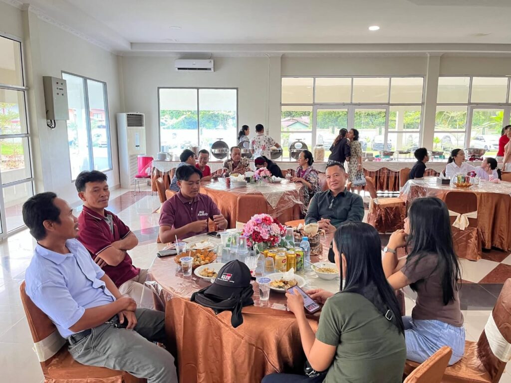 Natal Kedua, Bupati Bengkayang Sebastianus Darwis Gelar Open House, Warga Antusias Hadir