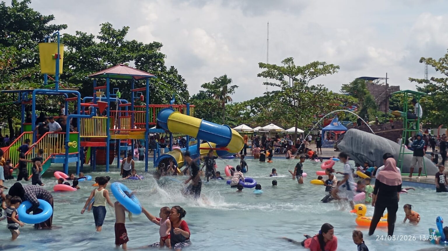 Fun Park Rajeg Jadi Magnet Liburan, Pengunjung Berburu THR dan Keseruan